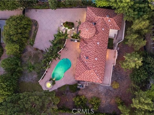 19554 Wells Drive, Tarzana (los Angeles) CA 91356