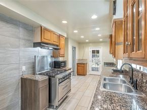 7134 Stansbury Avenue, Van Nuys (los Angeles) CA 91405