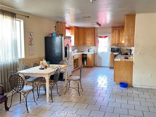 12572 Bromwich Street, Pacoima (los Angeles) CA 91331