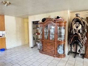 12572 Bromwich Street, Pacoima (los Angeles) CA 91331
