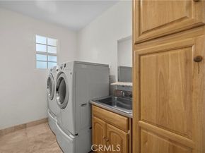 8053 Brimfield Avenue, Panorama City (los Angeles) CA 91402