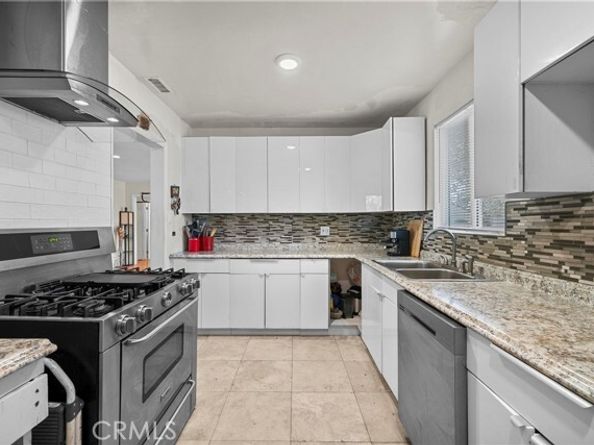 8053 Brimfield Avenue, Panorama City (los Angeles) CA 91402
