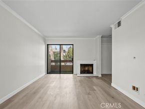 18958 Sherman Way 17, Reseda (los Angeles) CA 91335