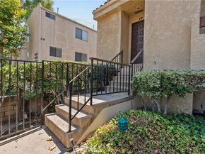 18958 Sherman Way 17, Reseda (los Angeles) CA 91335