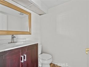 18958 Sherman Way 17, Reseda (los Angeles) CA 91335