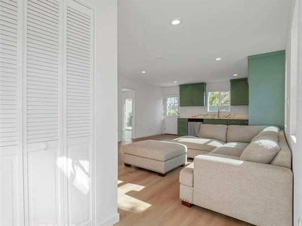 14320 Osborne Street, Panorama City (los Angeles) CA 91402