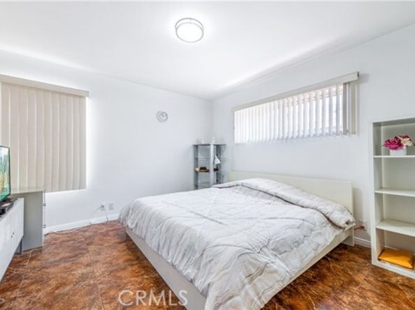 16053 Devonshire Street, Granada Hills (los Angeles) CA 91344
