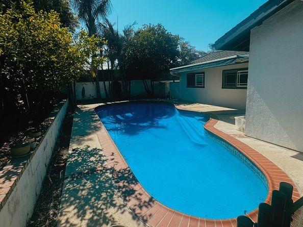 22252 Bassett Street, Canoga Park (los Angeles) CA 91303