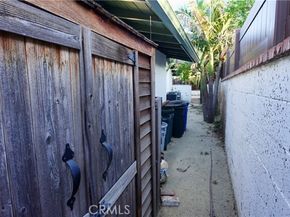 22252 Bassett Street, Canoga Park (los Angeles) CA 91303