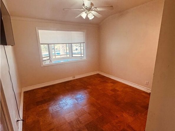22252 Bassett Street, Canoga Park (los Angeles) CA 91303