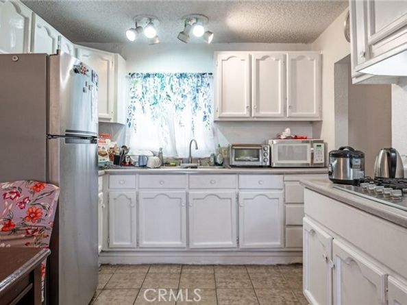 1119 E Colon Street, Wilmington (los Angeles) CA 90744