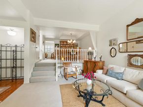 18751 Hatteras Street 13, Tarzana (los Angeles) CA 91356