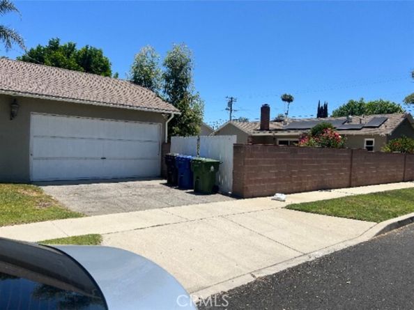 20431 Stagg Street, Winnetka (los Angeles) CA 91306