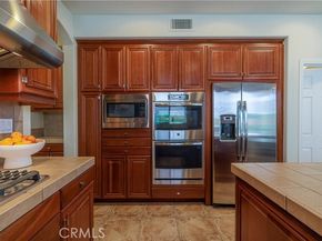 22 Modesto, Irvine CA 92602