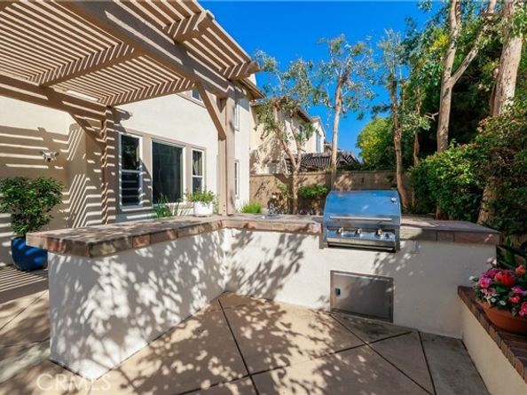 22 Modesto, Irvine CA 92602