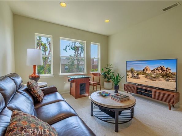 22 Modesto, Irvine CA 92602