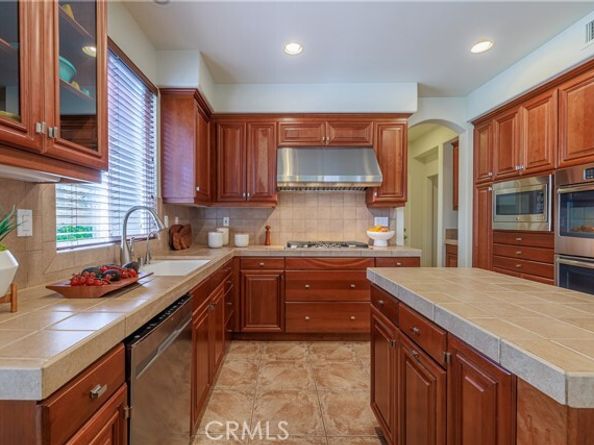 22 Modesto, Irvine CA 92602