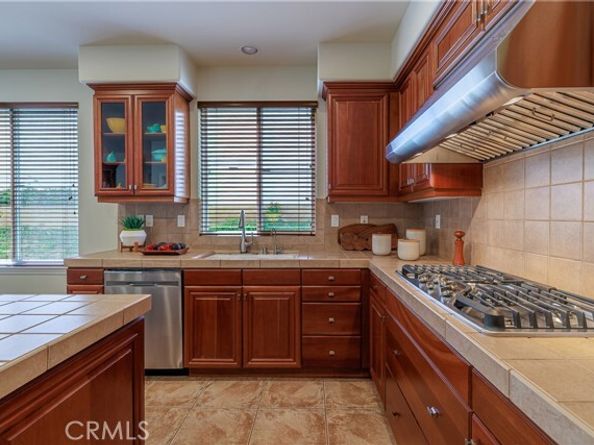 22 Modesto, Irvine CA 92602