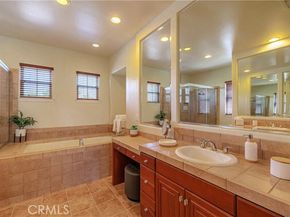 22 Modesto, Irvine CA 92602