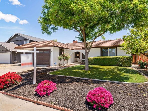 1059 Lakehurst Rd, Livermore CA 94551