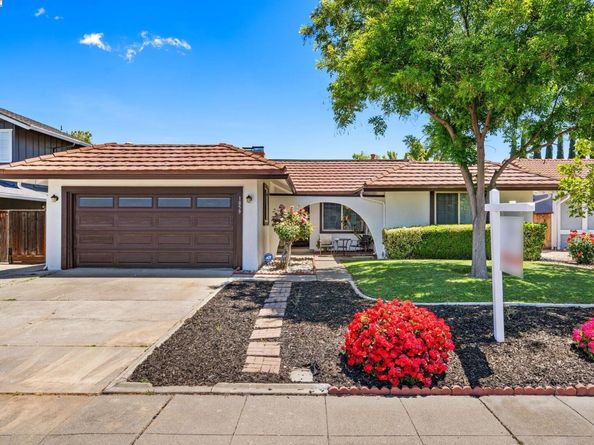 1059 Lakehurst Rd, Livermore CA 94551