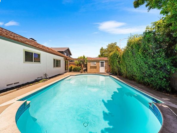 1059 Lakehurst Rd, Livermore CA 94551