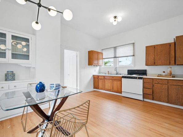 1572 Lincoln Ave, Alameda CA 94501