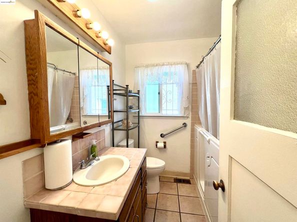 2526 64th Ave, Oakland CA 94605