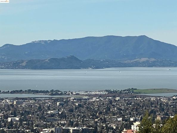 6100 Skyline Blvd, Oakland CA 94611