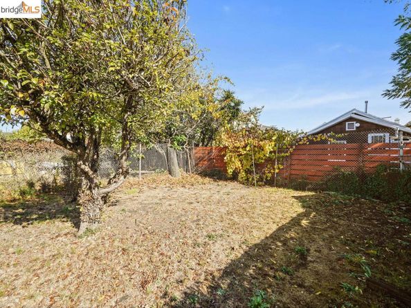3228 Magnolia St, Oakland CA 94608
