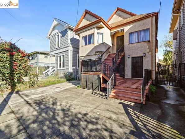 3228 Magnolia St, Oakland CA 94608