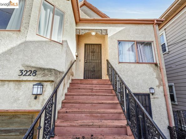 3228 Magnolia St, Oakland CA 94608