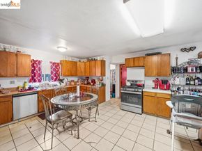 3228 Magnolia St, Oakland CA 94608