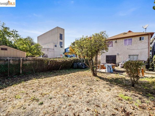 3228 Magnolia St, Oakland CA 94608