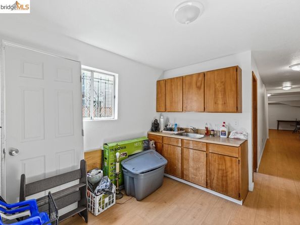 3228 Magnolia St, Oakland CA 94608