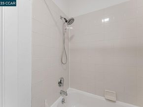 654 Mandana Blvd, Oakland CA 94610