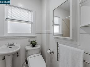 654 Mandana Blvd, Oakland CA 94610