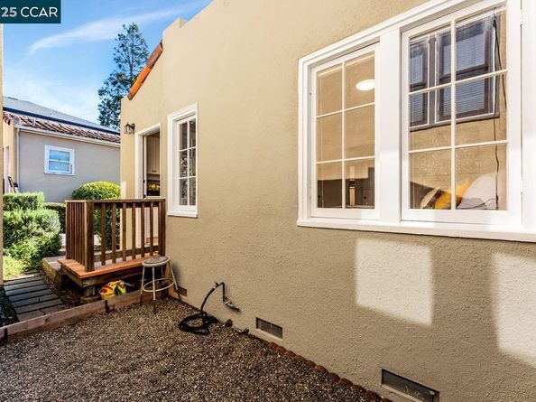 654 Mandana Blvd, Oakland CA 94610