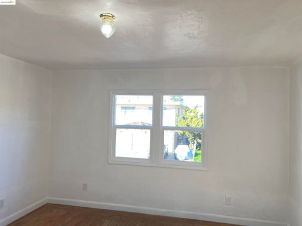 3486 39th Ave, Oakland CA 94619