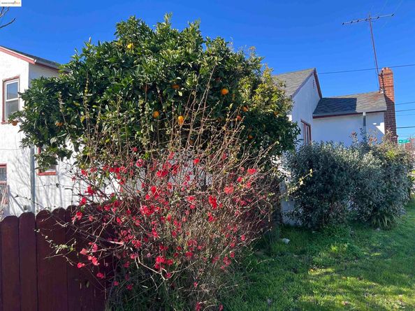 3486 39th Ave, Oakland CA 94619