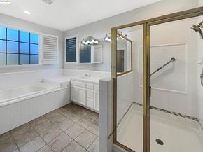 51 Village Square PL, Pleasant Hill CA 94523