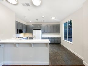 51 Village Square PL, Pleasant Hill CA 94523
