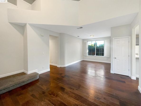 51 Village Square PL, Pleasant Hill CA 94523