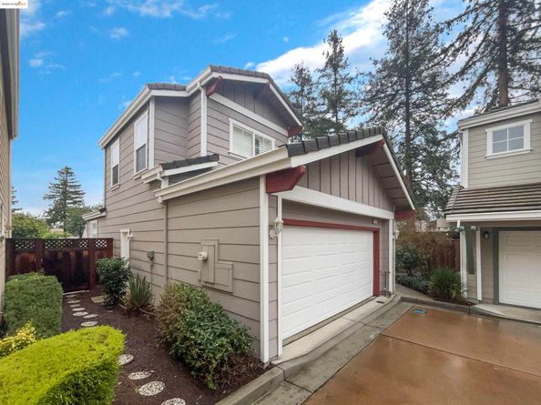 51 Village Square PL, Pleasant Hill CA 94523
