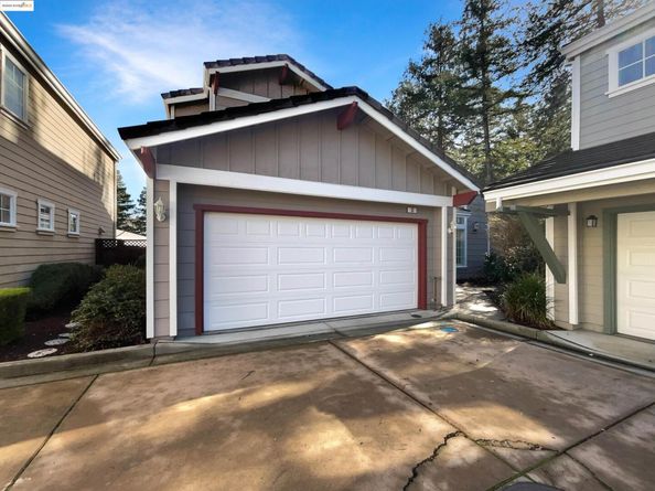51 Village Square PL, Pleasant Hill CA 94523