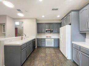 51 Village Square PL, Pleasant Hill CA 94523