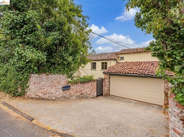 44 Highgate Rd, Kensington CA 94707