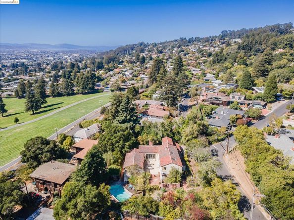 44 Highgate Rd, Kensington CA 94707