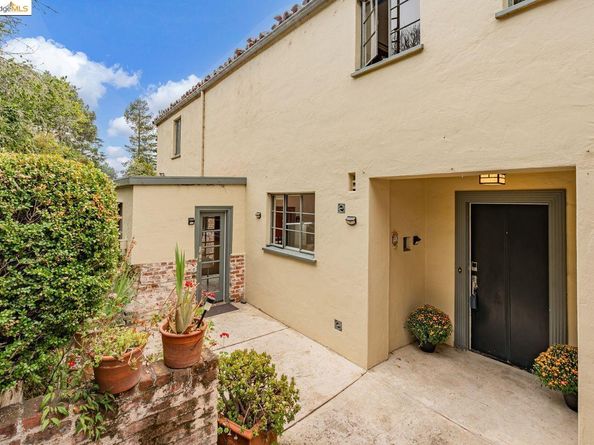 44 Highgate Rd, Kensington CA 94707