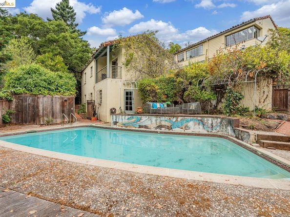 44 Highgate Rd, Kensington CA 94707